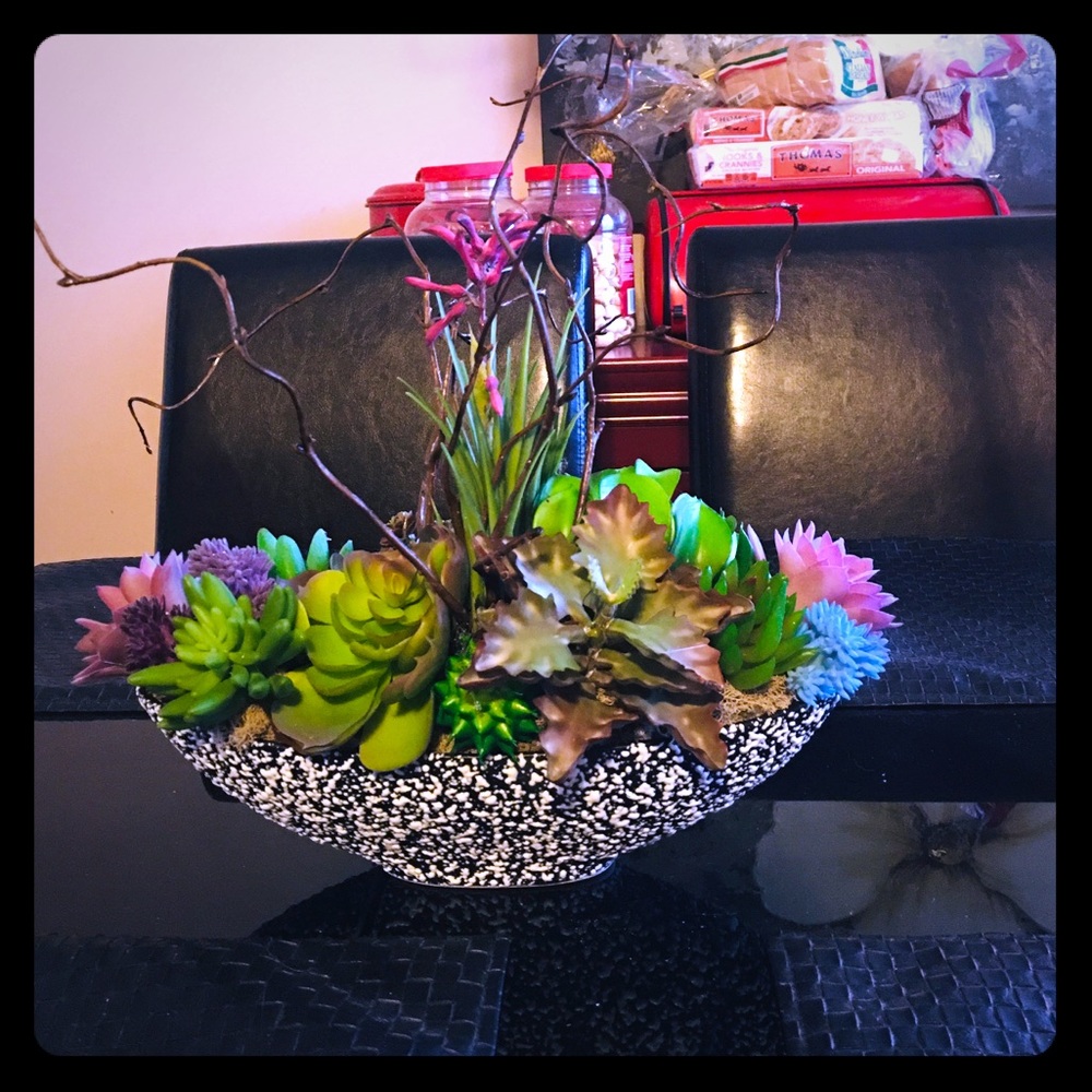 Artificial succulents arrangement